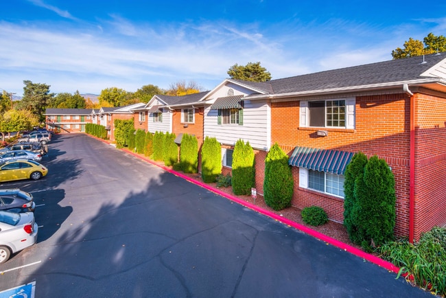 Building Photo - 333 S Straughan Ave