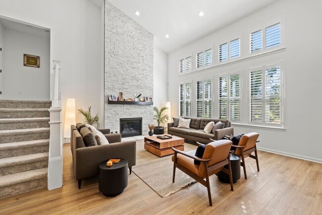 Building Photo - 8190 Smiths Cir
