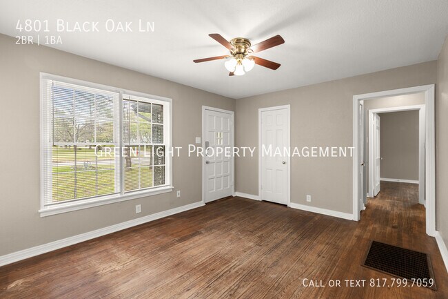 Foto del edificio - 4801 Black Oak Ln