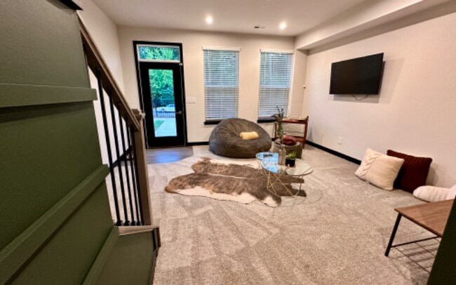 Building Photo - 673 Uwharrie River Rd