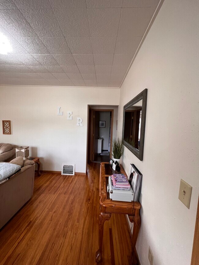 Foto del edificio - 1123 W 20th St