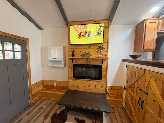 Foto del edificio - 3345 E 30th St