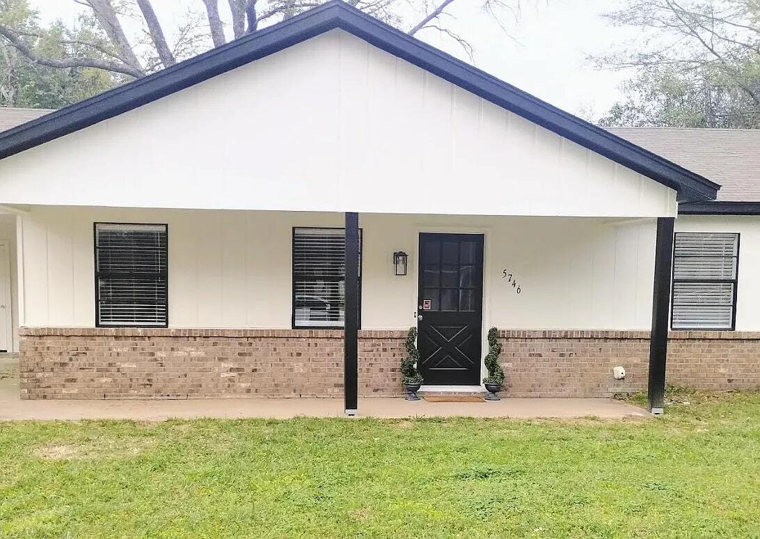 Primary Photo - 5746 Magnolia Dr