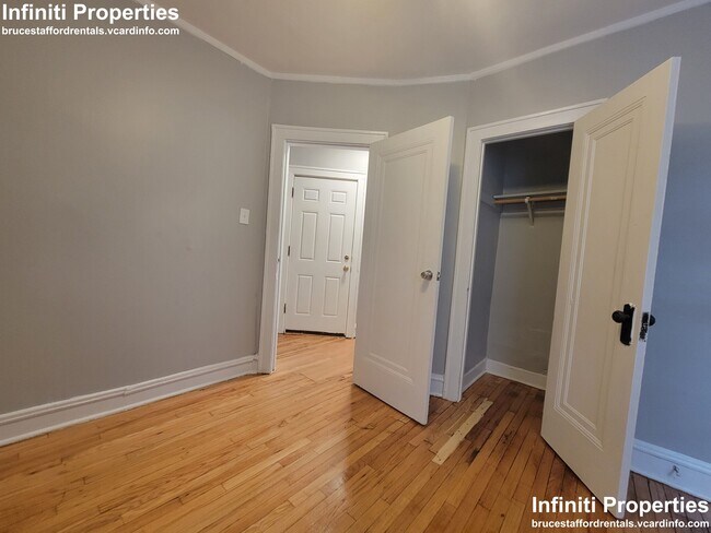 Foto del edificio - 5901 W Huron St