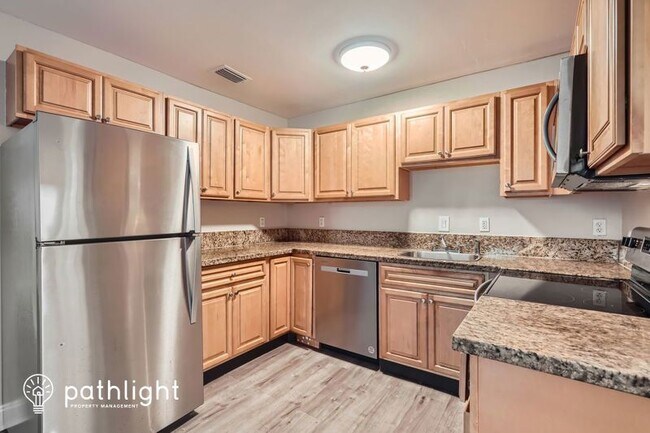 Building Photo - 2044 SW 12th Ct