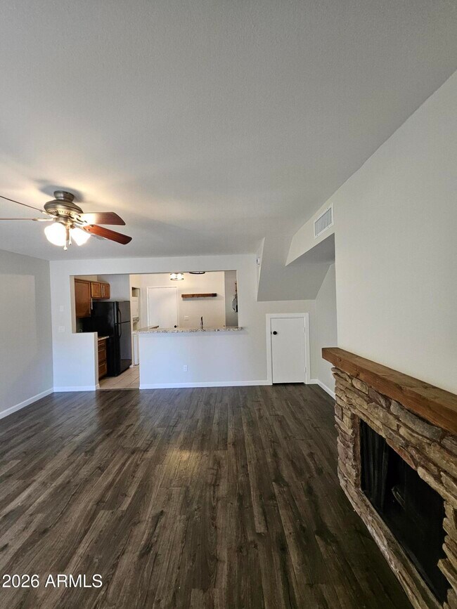 Foto del edificio - 30 E Brown Rd