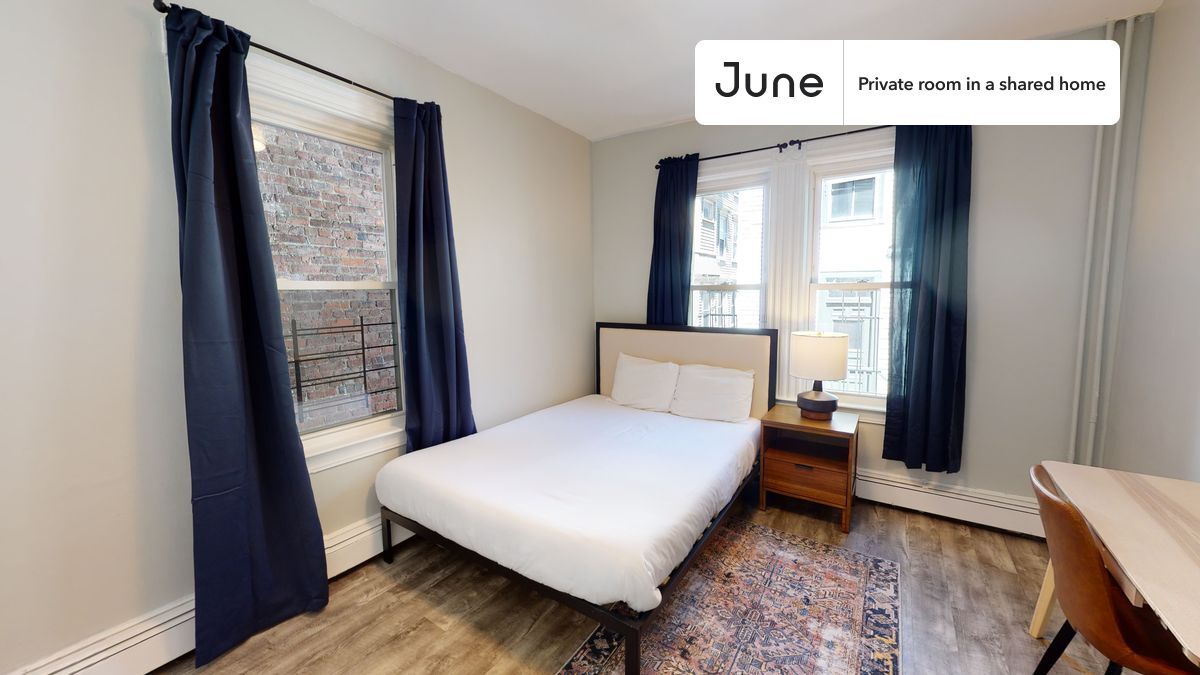 Room in Shared 3 bed/1 bath home - Room in Shared 3 bed/1 bath home