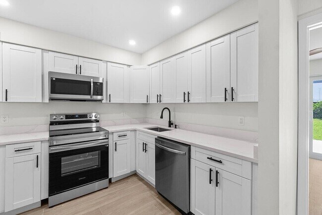 Foto del edificio - 4498 NW 2nd Ave