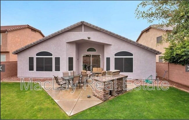 Foto del edificio - 4206 E Redwood Ln