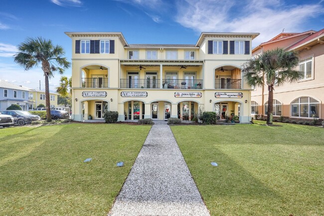 Building Photo - "Elegant 2-Bedroom Condo in Bluffton Villa...