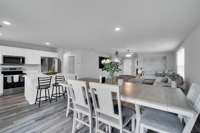 Foto del edificio - 613 Mayfield Dr