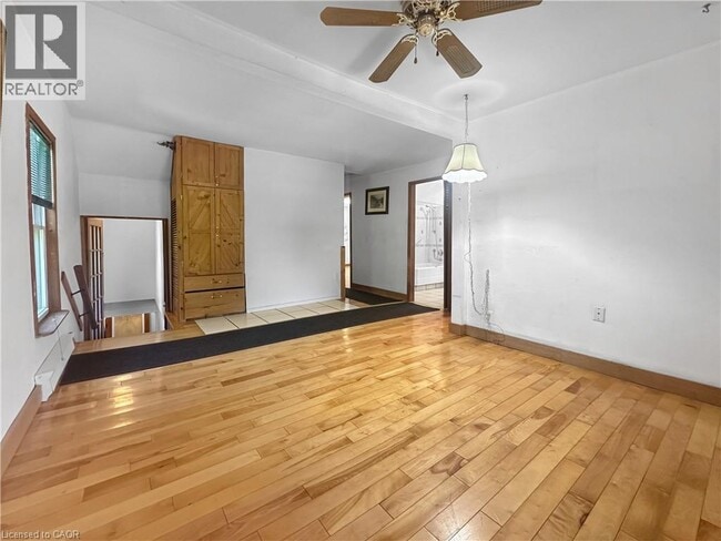 Building Photo - 506 Alder St W