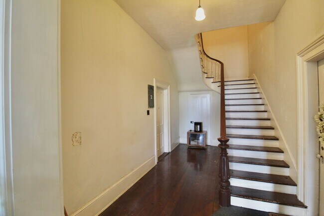 Foto del edificio - 1 bed, 1 bath apartment for rent in Downtown Harrisonburg!