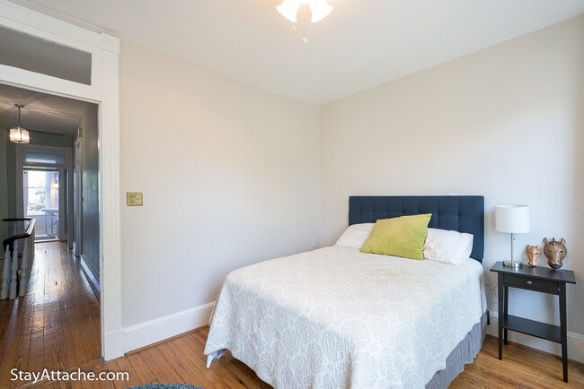 Building Photo - 621 North Carolina Ave SE