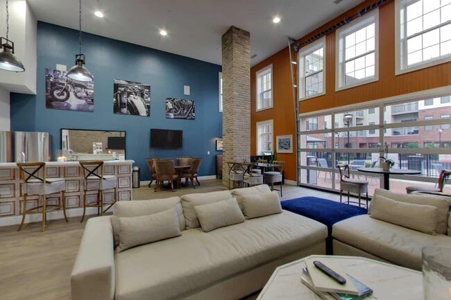 Building Photo - Highland Station