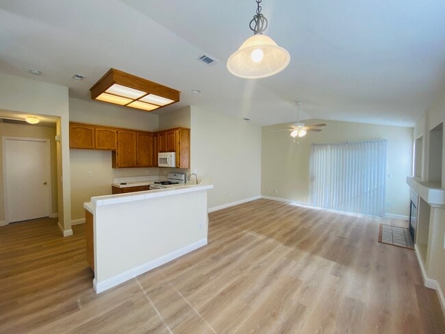 Building Photo - Fully Renovated Single Story
