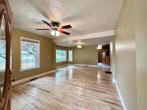 Building Photo - 4545 SW Taylors Ferry Rd