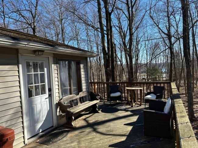 Building Photo - 206 Orono Dr