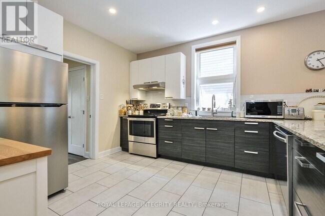 Photo du bâtiment - 93 Hamilton Ave N