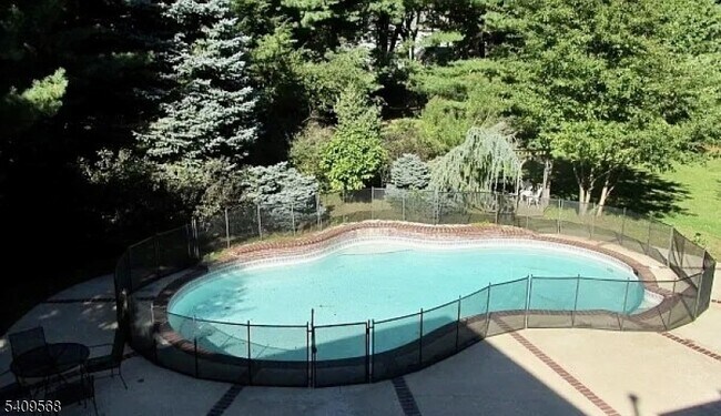 Building Photo - 78 N Mitchell Pl