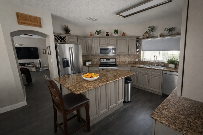 Foto del edificio - 20778 NW 1st Ct