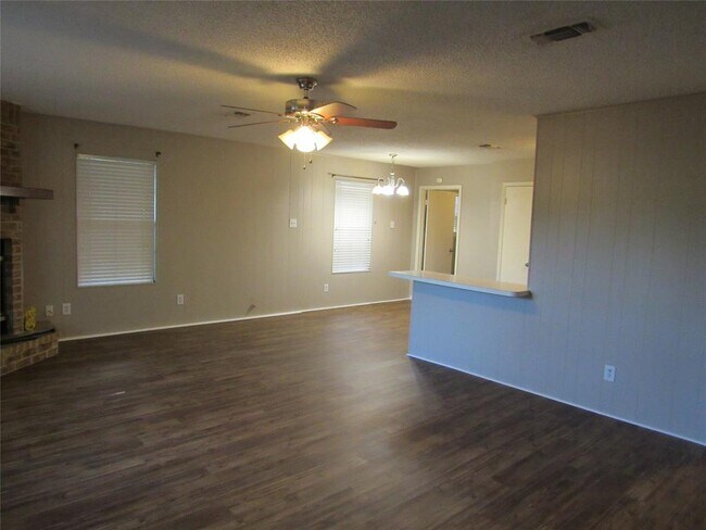 Building Photo - 225 Lakeview Pines