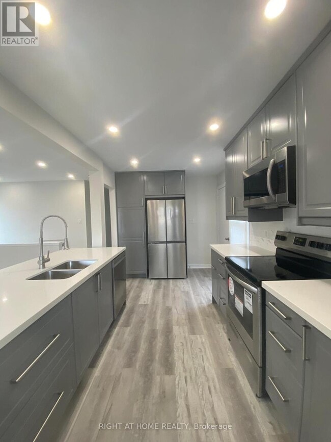 Building Photo - 118 Avening Dr