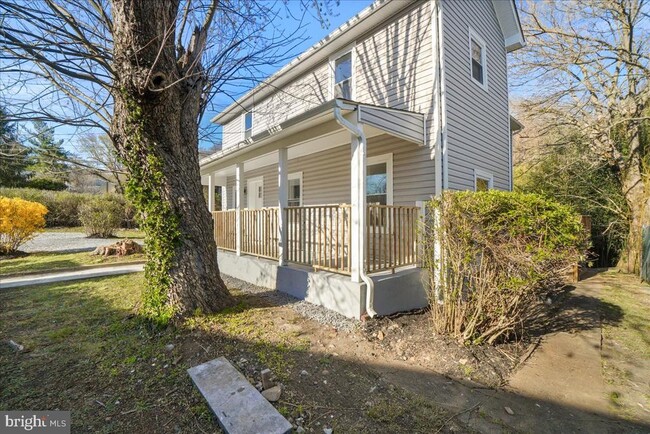 Building Photo - 245 Knoxville Rd