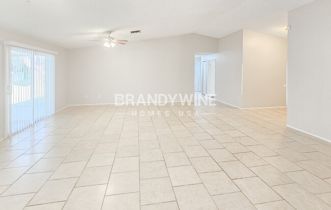 Building Photo - 28305 International Dr