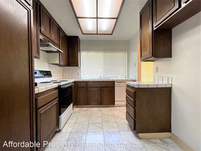 Foto del edificio - 3 br, 2 bath House - 4845 Sally Court