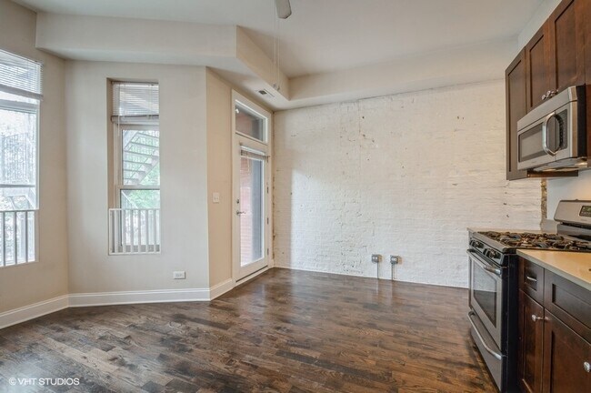 Building Photo - *Virtual Tour Available*Stunning Condo Qua...