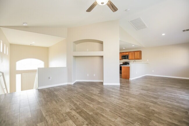 Building Photo - 5347 S Galanthus St
