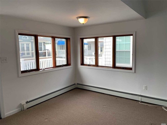 Building Photo - 28 New Hampshire St