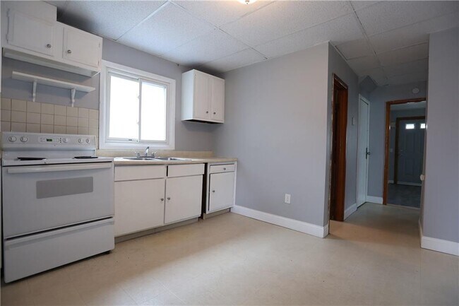 Building Photo - 430 Ridgeway Ave