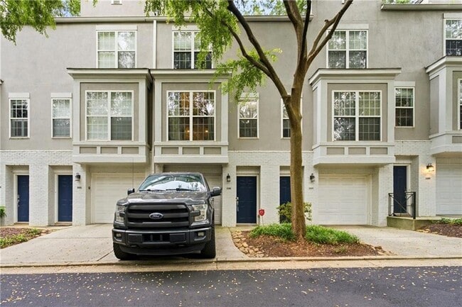 Building Photo - 1133 Village Ct SE
