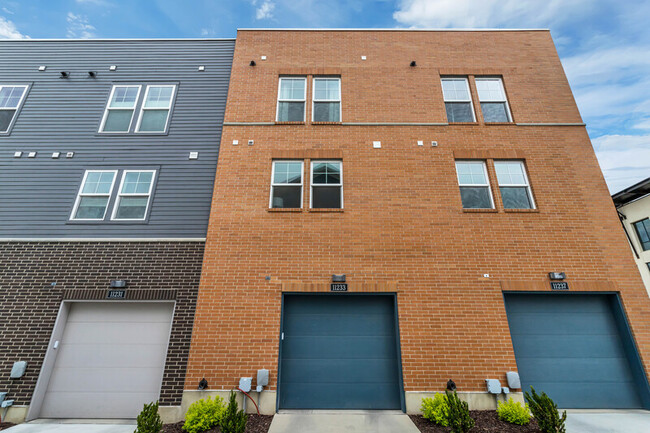 Building Photo - 11233 S Kestrel Rise Rd