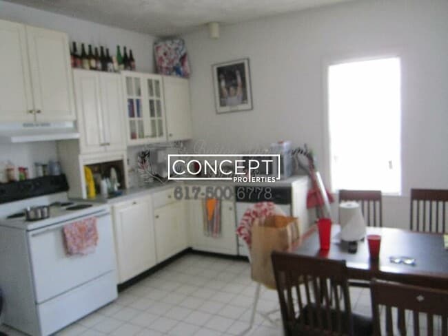 Building Photo - 26 Haskell St