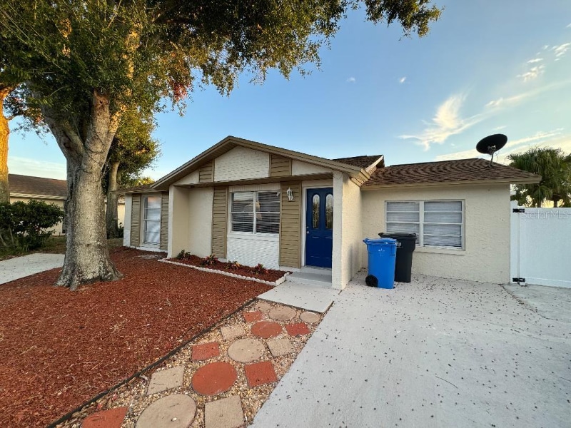 Primary Photo - 10204 Bellhurst Ct