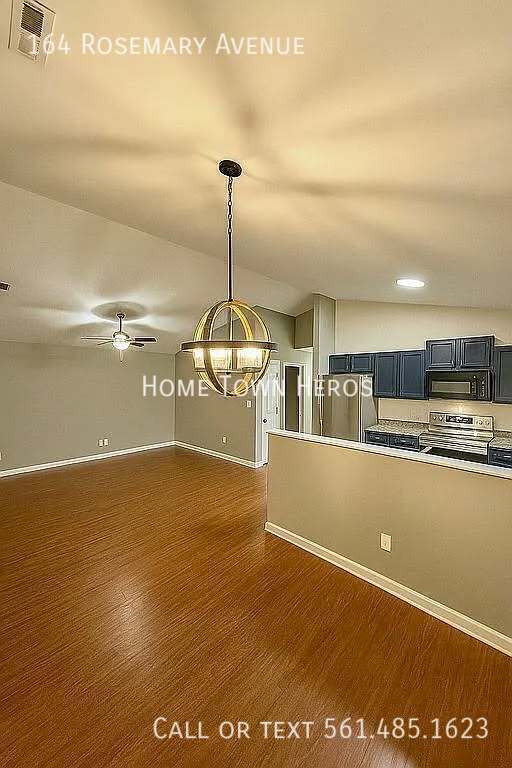 Foto del edificio - 164 Rosemary Ave