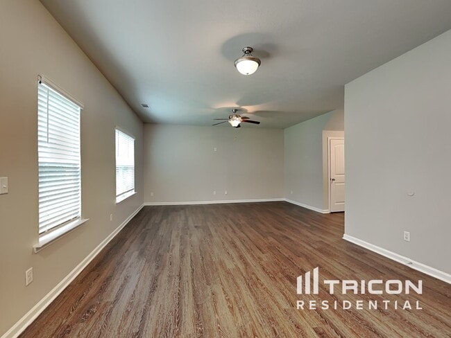 Foto del edificio - 270 Orchard Ln