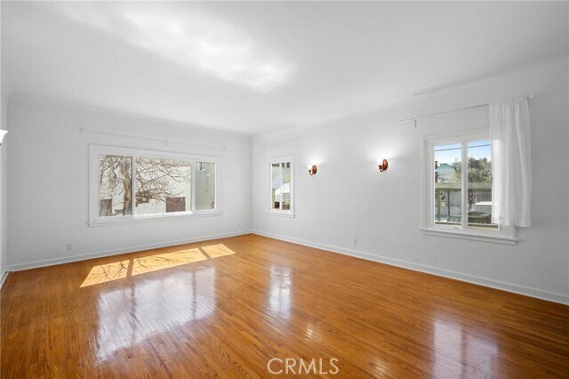 Building Photo - 216 E Windsor Rd