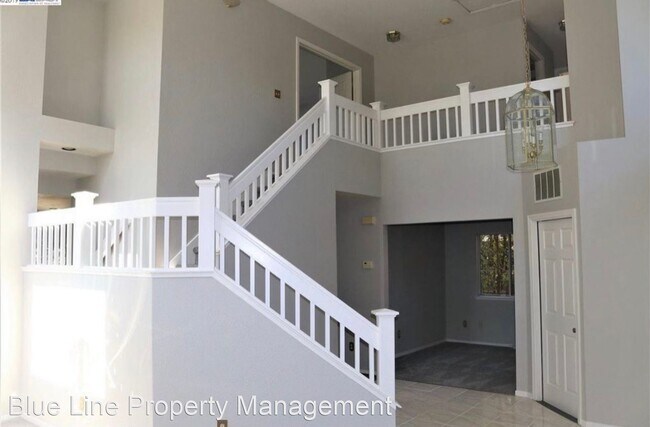 Building Photo - 4 br, 3 bath House - 5132 Pioneer Way