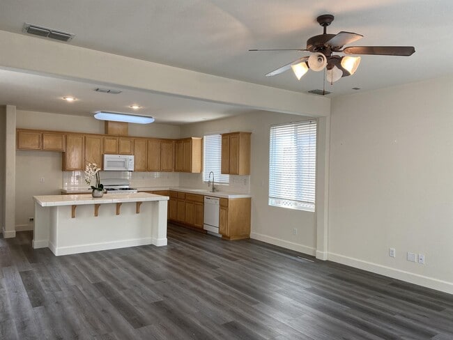 Building Photo - 4401 Tahama Ln