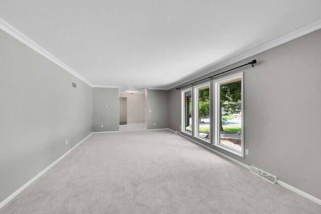 Foto del edificio - $6,250.00 - 5 Bedrooms, 3.5 Bathrooms, Sin...