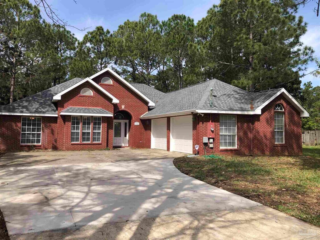 Primary Photo - 1044 Woodlore Cir