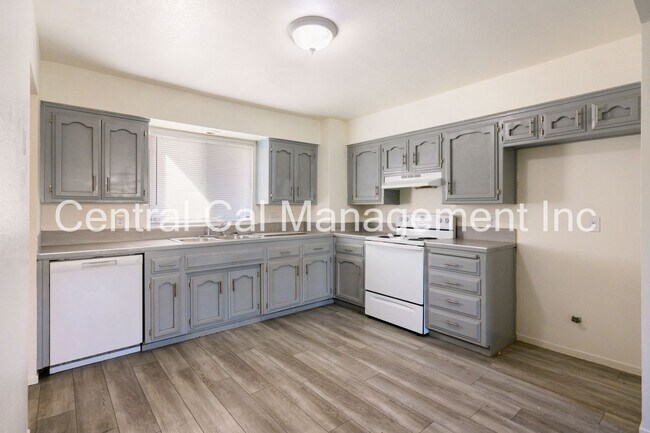 Foto del edificio - 3402 Ashe Rd