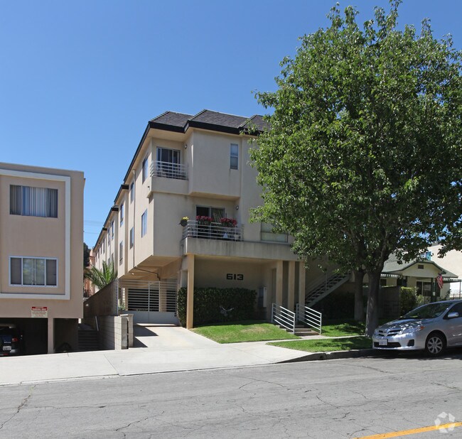 Foto principal - 613 E Verdugo Ave