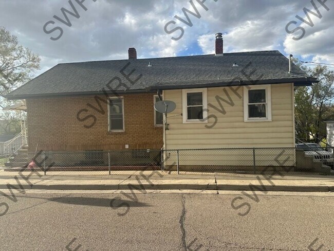 Foto del edificio - Available Now! Call Stephanie for showings & info! 307.389.7881
