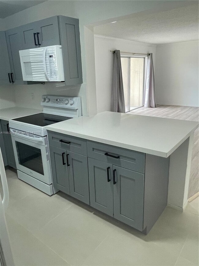 Foto del edificio - 7765 SW 86th St