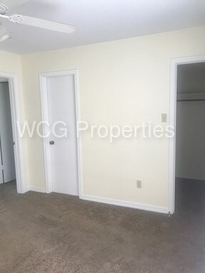 Foto del edificio - 5705 E Texas St